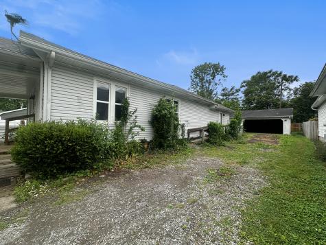 1519 West Madison Street Herrin IL 62948