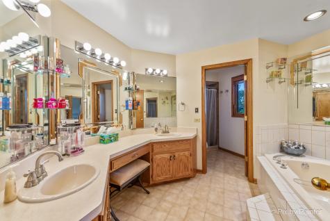 16830 South Pineview Drive Homer Glen IL 60491