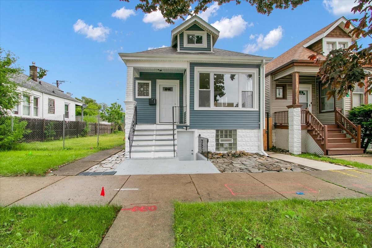 6233 South Claremont Avenue Chicago IL 60636