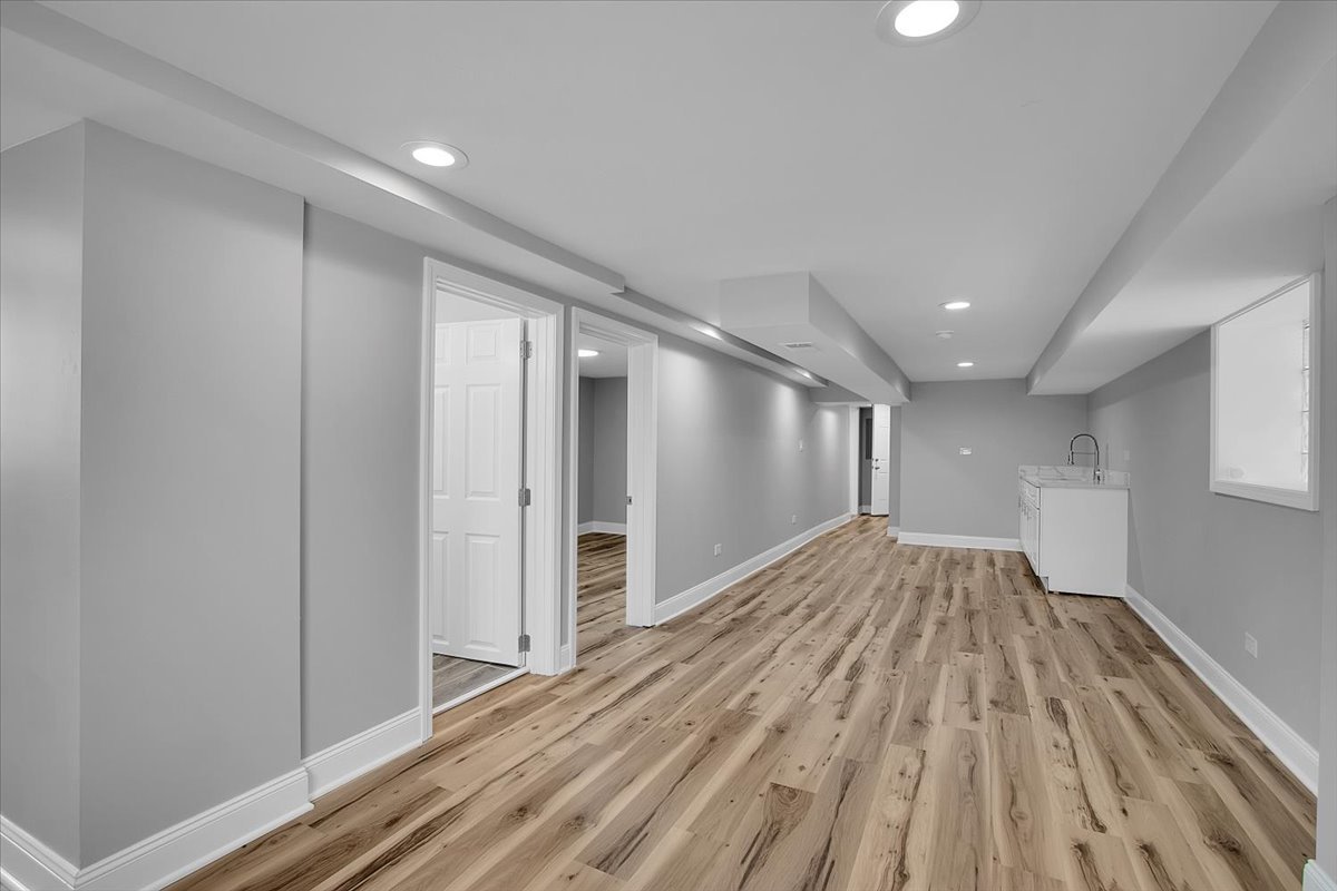 6233 South Claremont Avenue Chicago IL 60636