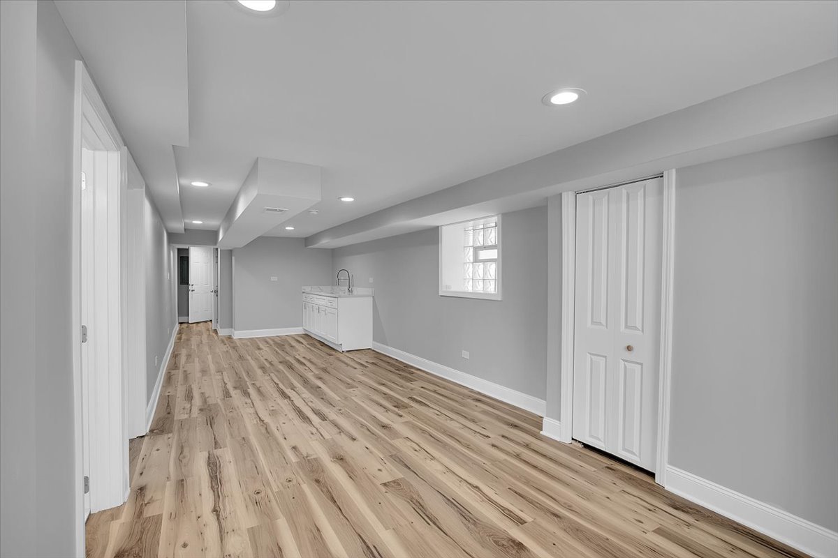 6233 South Claremont Avenue Chicago IL 60636