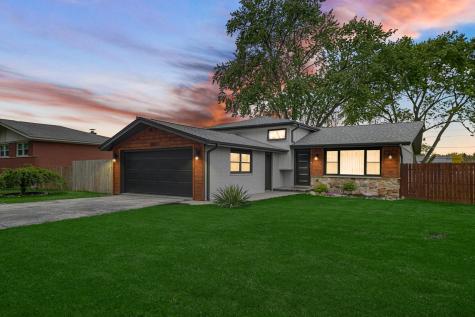 10324 South 81st Avenue Palos Hills IL 60465