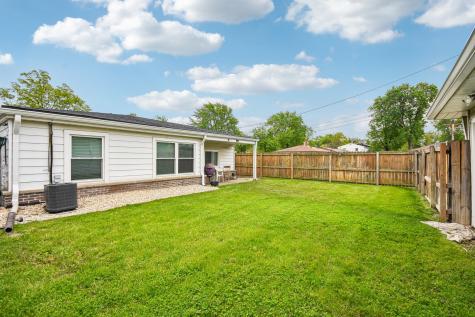 17256 Walter Street Lansing IL 60438