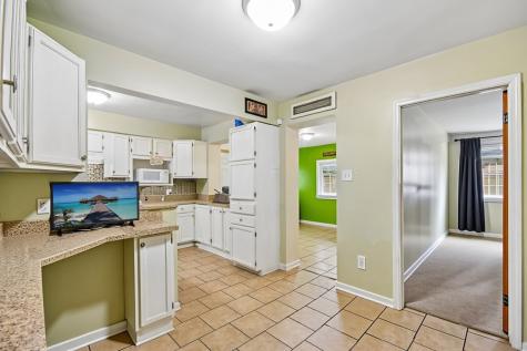 17256 Walter Street Lansing IL 60438