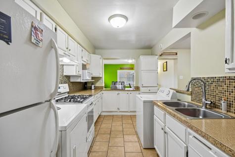 17256 Walter Street Lansing IL 60438