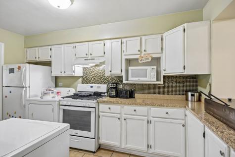 17256 Walter Street Lansing IL 60438