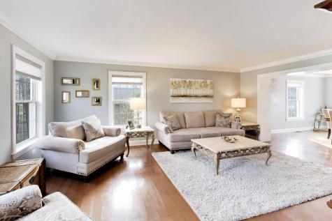 924 Glen Oak Drive Sleepy Hollow IL 60118