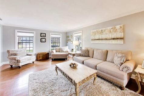 924 Glen Oak Drive Sleepy Hollow IL 60118