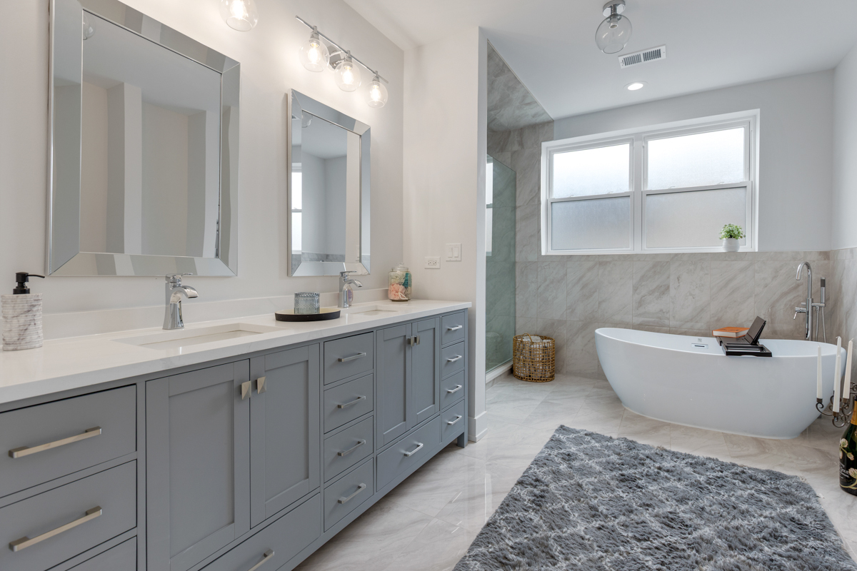 1522 West Wolfram Street Chicago IL 60657