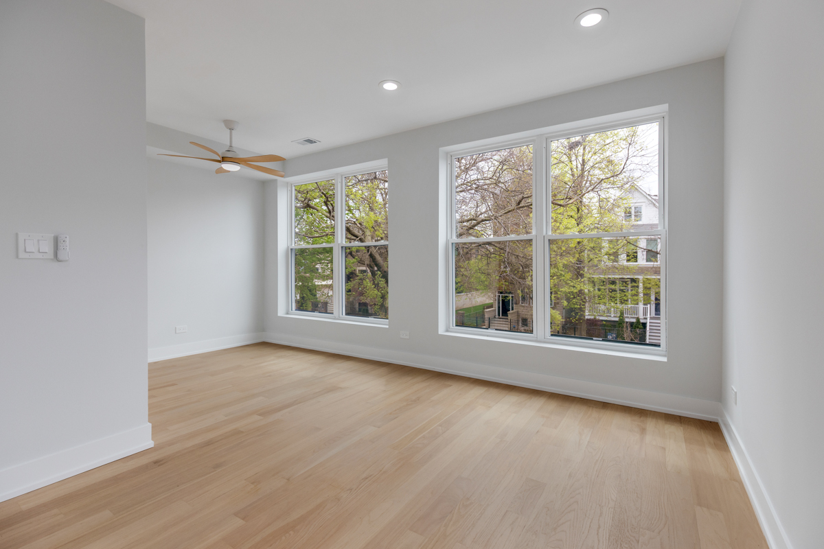 1522 West Wolfram Street Chicago IL 60657