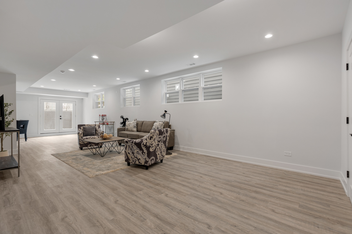 1522 West Wolfram Street Chicago IL 60657