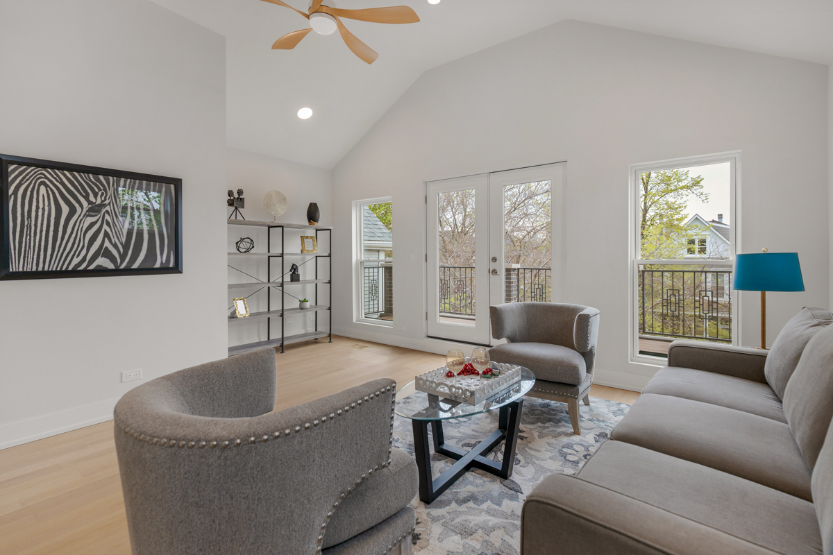 1522 West Wolfram Street Chicago IL 60657