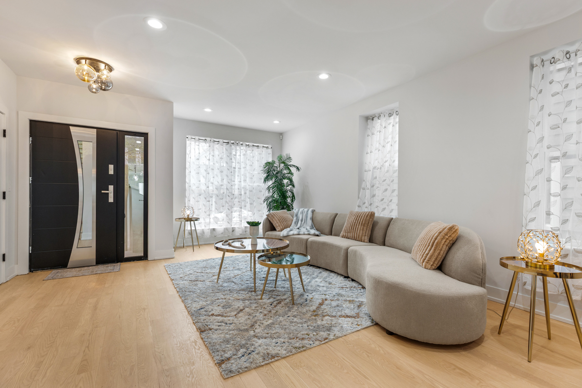 1522 West Wolfram Street Chicago IL 60657