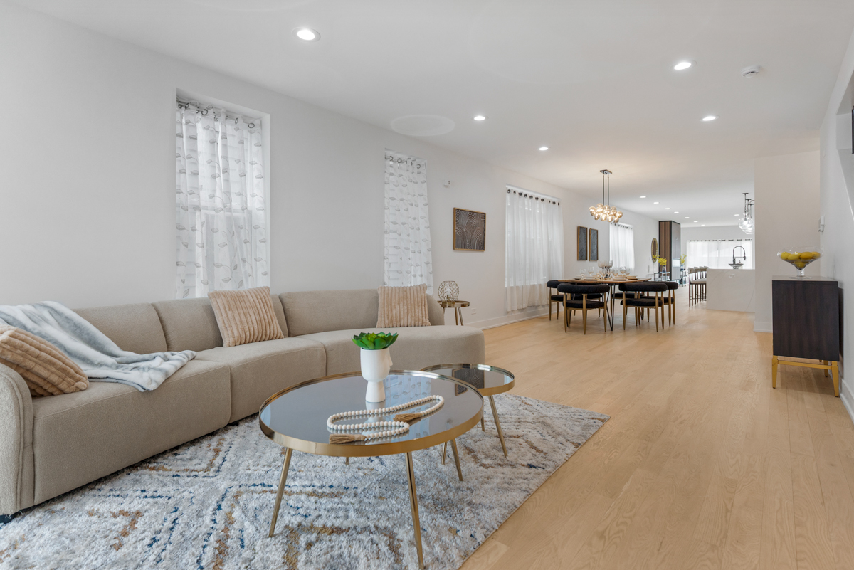 1522 West Wolfram Street Chicago IL 60657