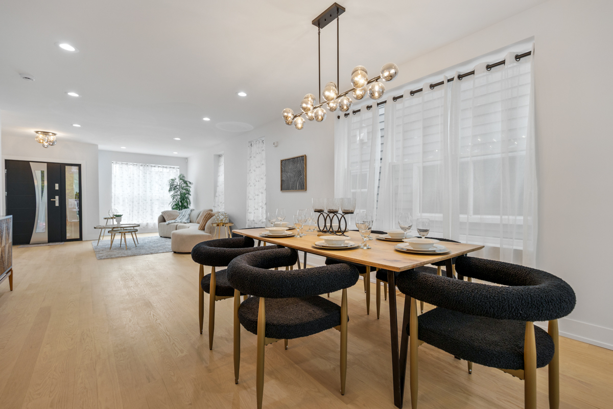 1522 West Wolfram Street Chicago IL 60657