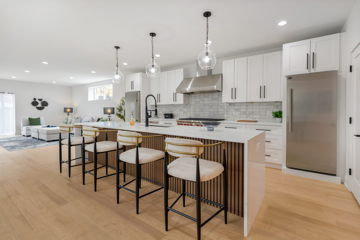 1522 West Wolfram Street Chicago IL 60657