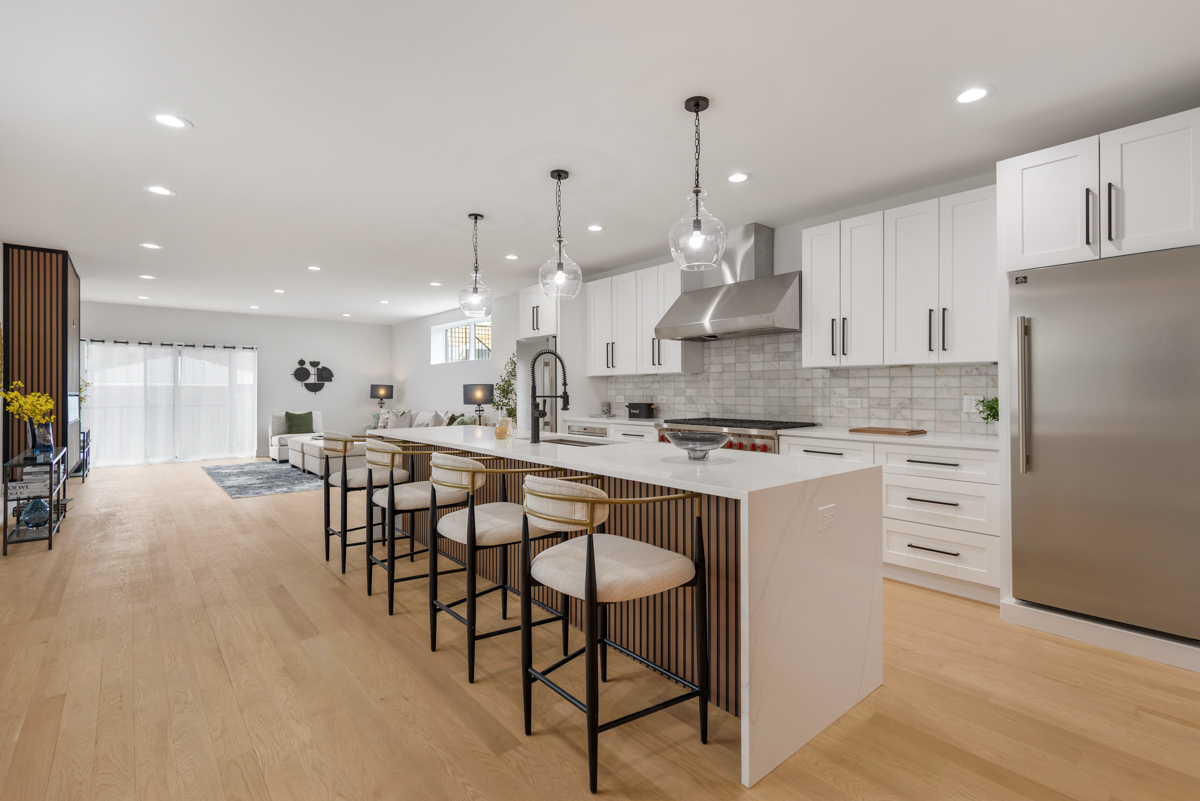 1522 West Wolfram Street Chicago IL 60657