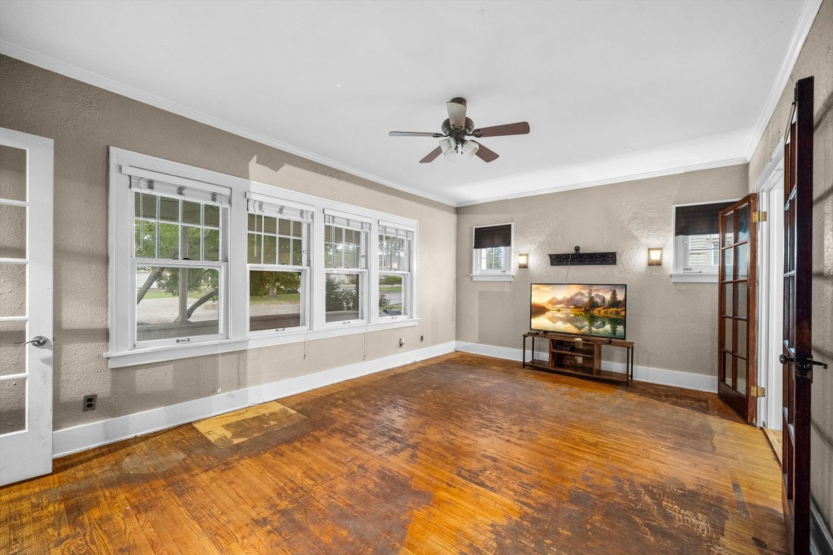 508 South Elmwood Drive Aurora IL 60506