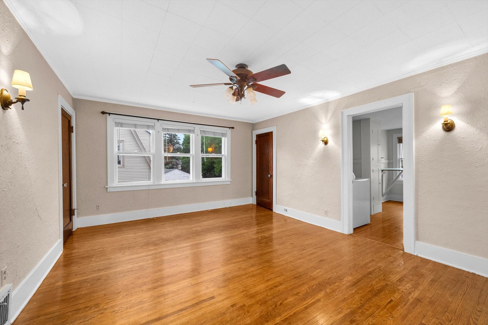 508 South Elmwood Drive Aurora IL 60506