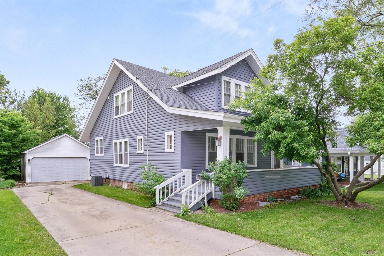 508 South Elmwood Drive Aurora IL 60506