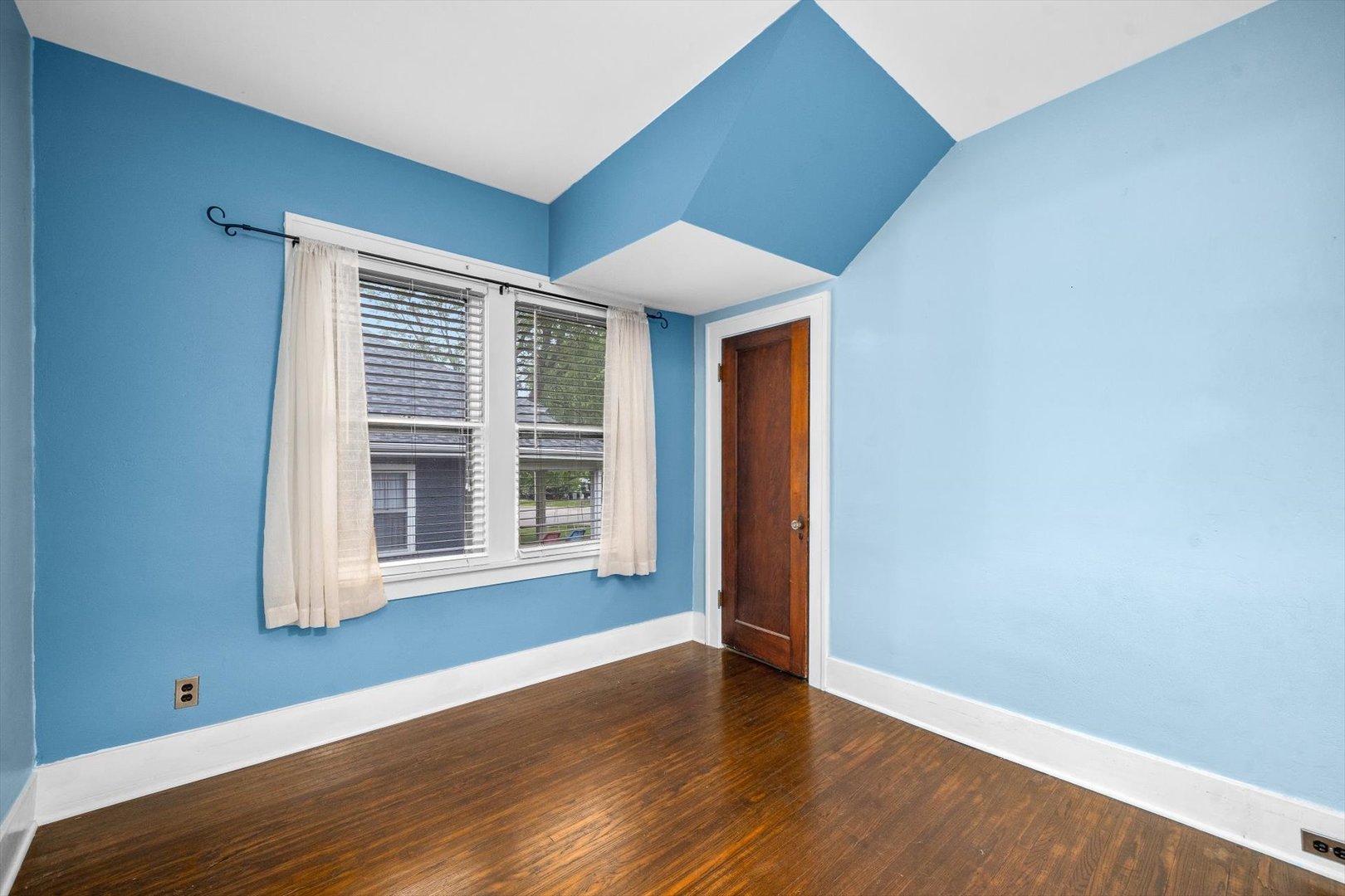 508 South Elmwood Drive Aurora IL 60506