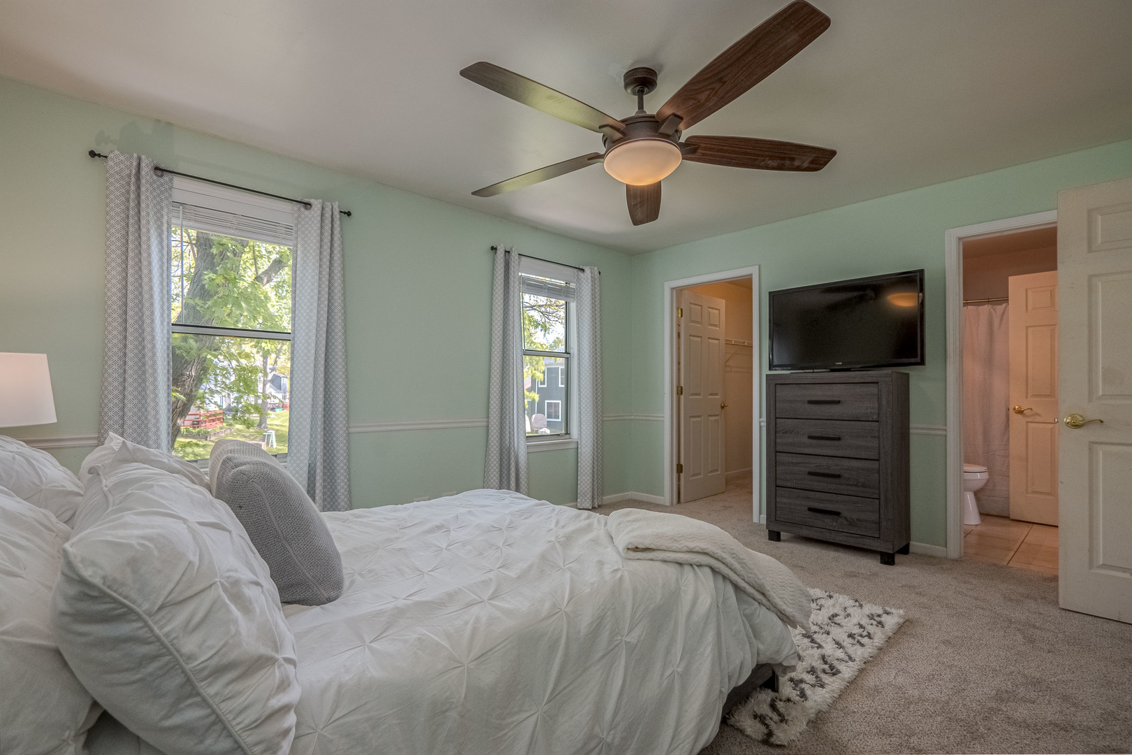 29W440 Candlewood Lane Warrenville IL 60555