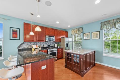 1009 Alberta Road Elgin IL 60124