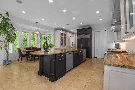697 Bluff Road Lake Bluff IL 60044