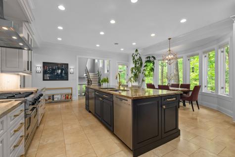 697 Bluff Road Lake Bluff IL 60044