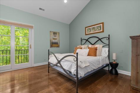 697 Bluff Road Lake Bluff IL 60044