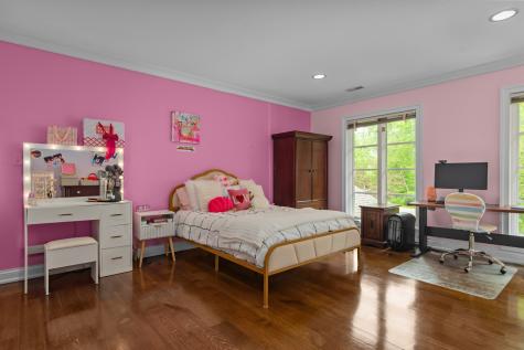 697 Bluff Road Lake Bluff IL 60044