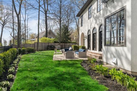 697 Bluff Road Lake Bluff IL 60044