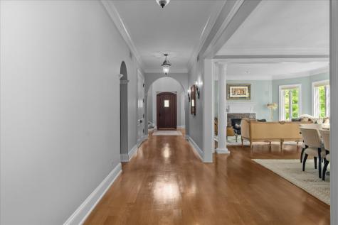 697 Bluff Road Lake Bluff IL 60044