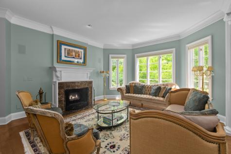 697 Bluff Road Lake Bluff IL 60044