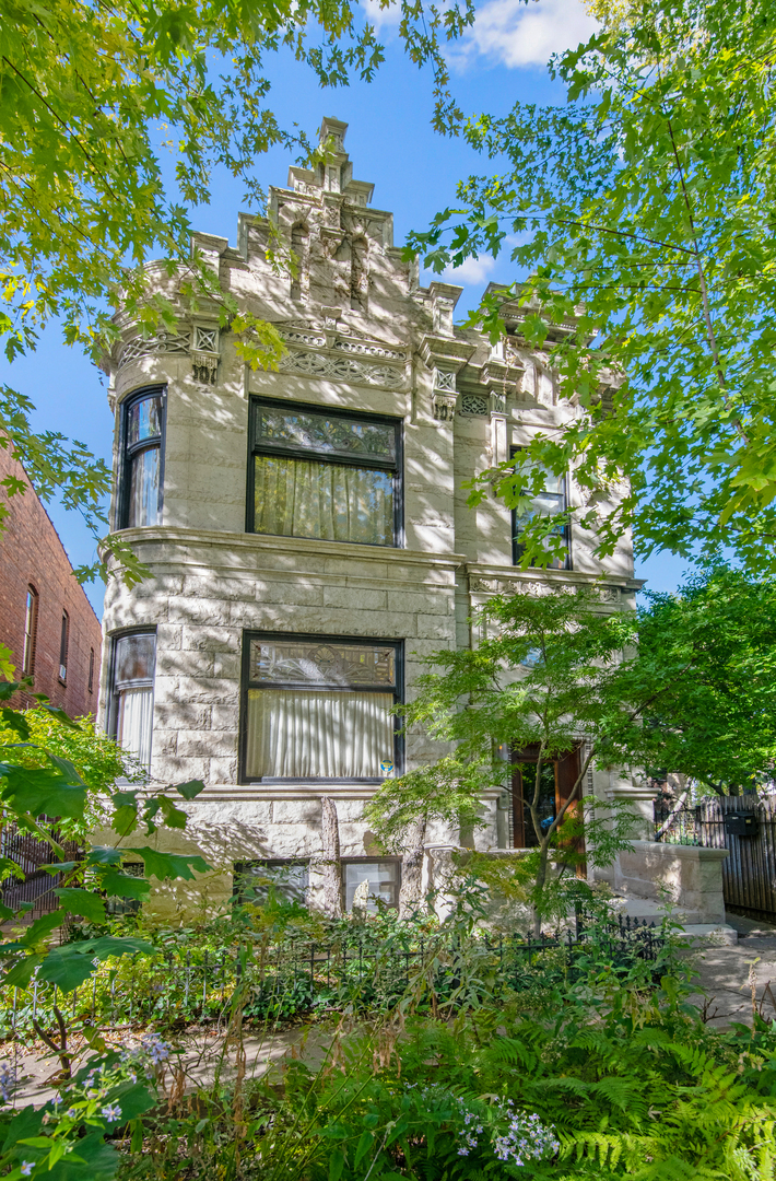 1646 North Leavitt Street Chicago IL 60647