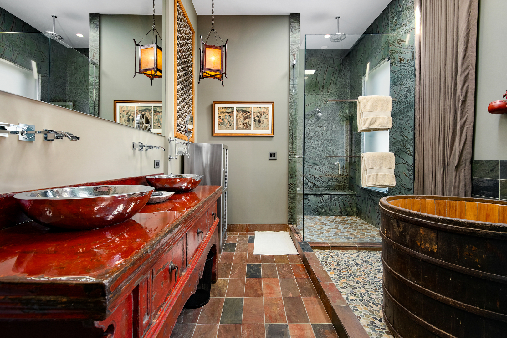 1646 North Leavitt Street Chicago IL 60647