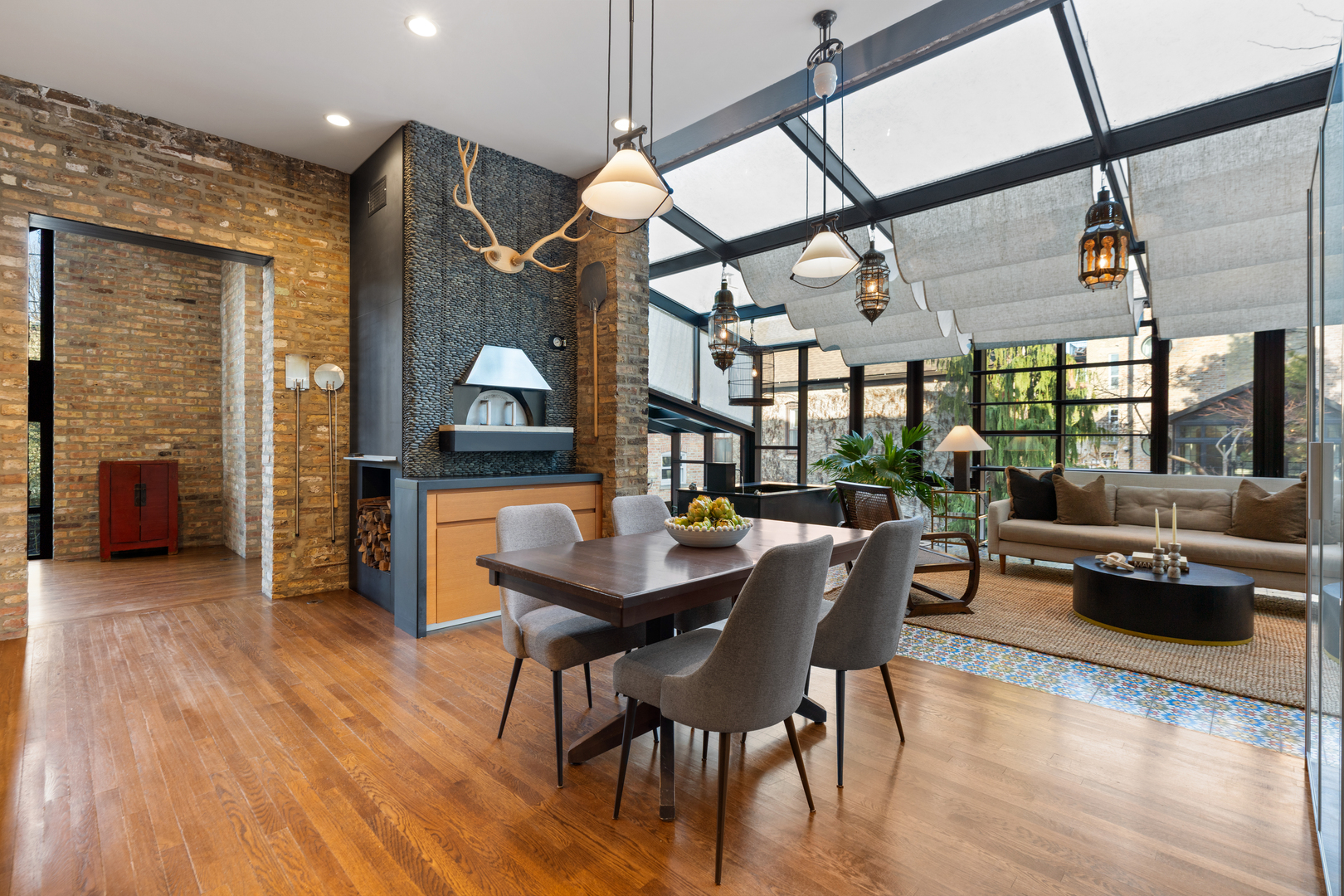 1646 North Leavitt Street Chicago IL 60647