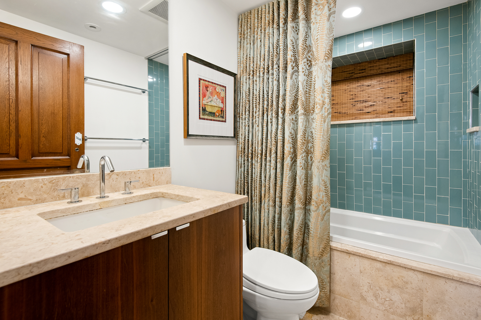 1646 North Leavitt Street Chicago IL 60647