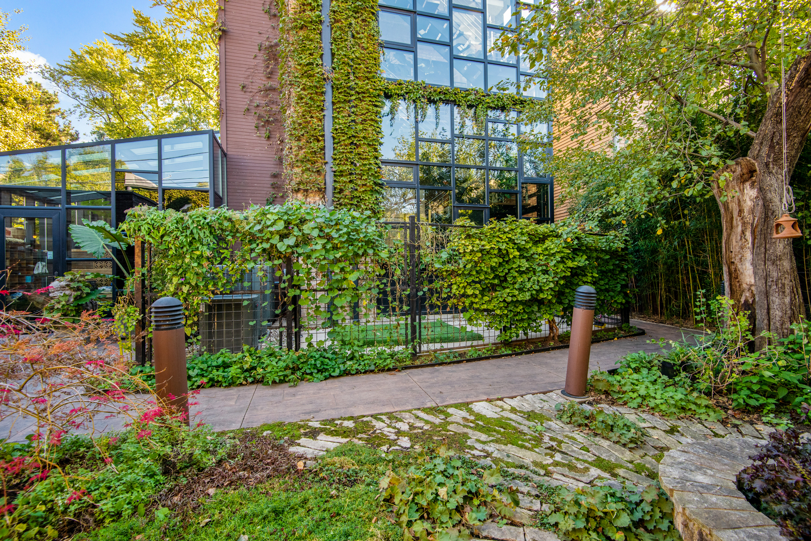 1646 North Leavitt Street Chicago IL 60647