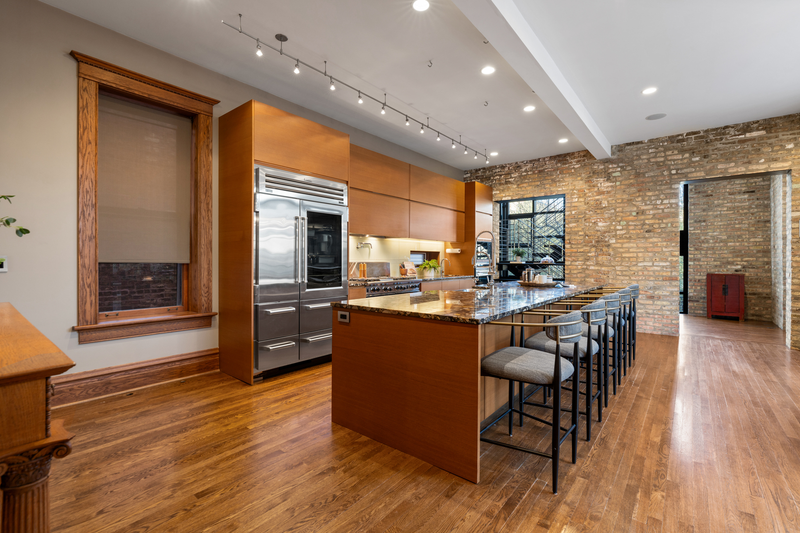 1646 North Leavitt Street Chicago IL 60647