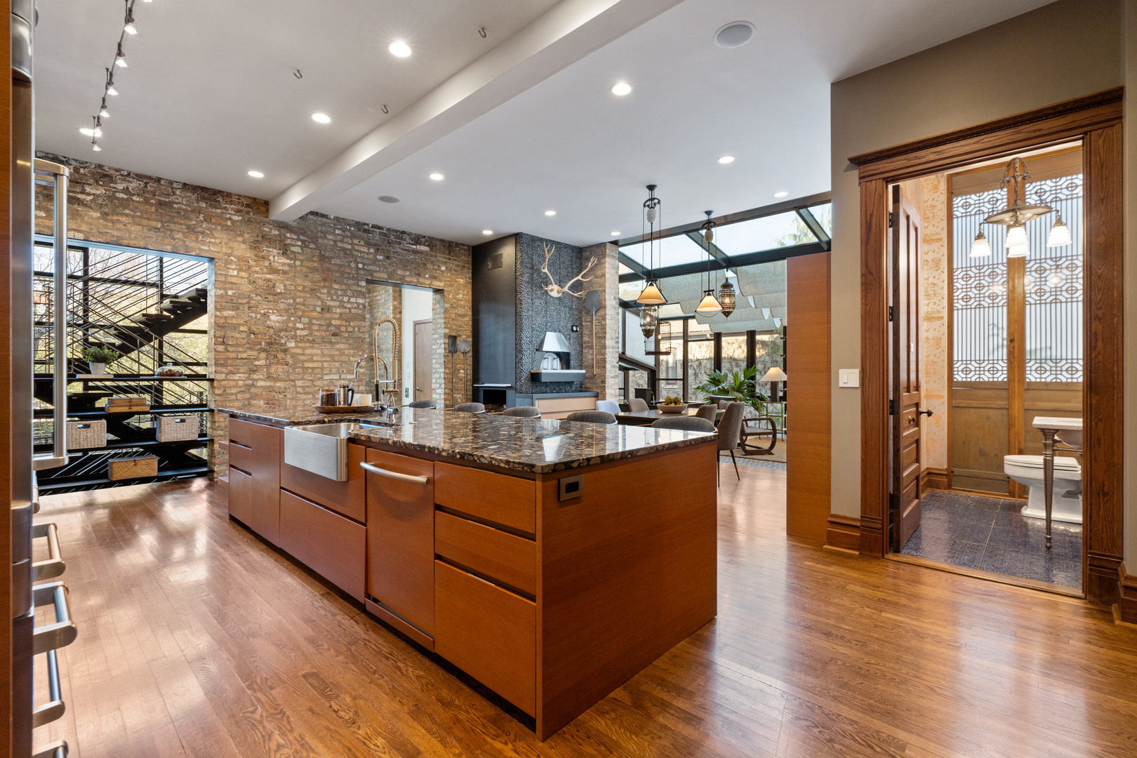 1646 North Leavitt Street Chicago IL 60647