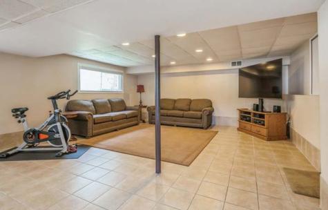 260 Brentwood Drive Des Plaines IL 60016