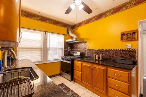 6840 29TH Place Berwyn IL 60402