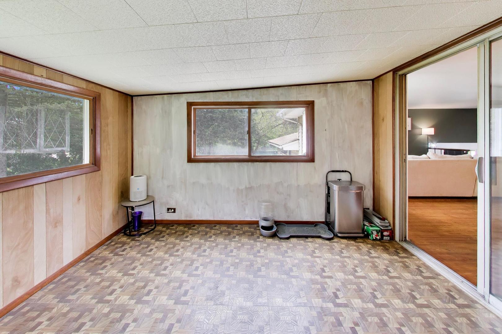 533 Carr Court Schaumburg IL 60193