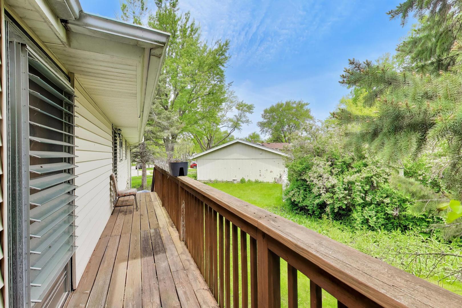 533 Carr Court Schaumburg IL 60193