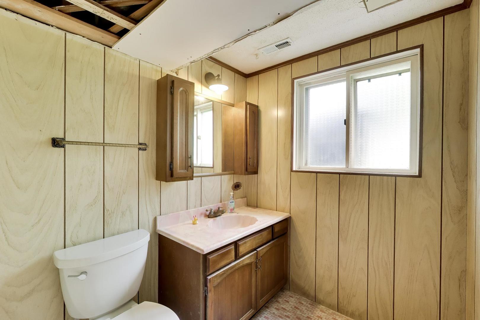 533 Carr Court Schaumburg IL 60193