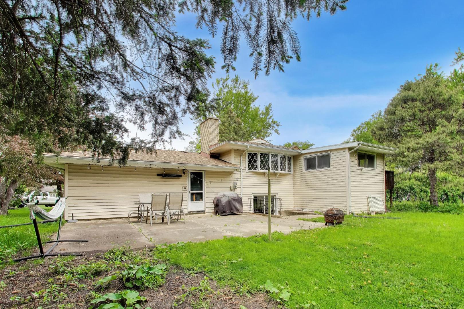 533 Carr Court Schaumburg IL 60193