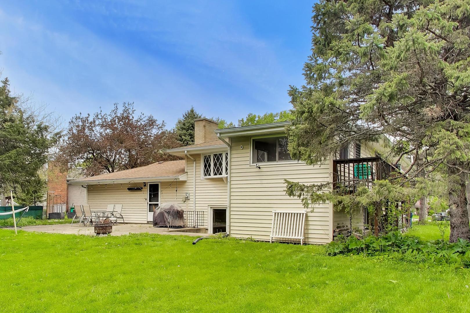 533 Carr Court Schaumburg IL 60193