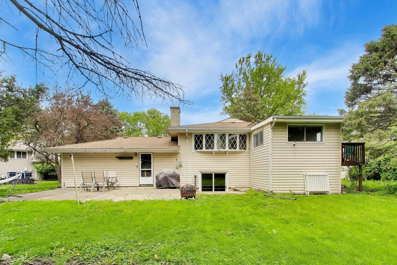 533 Carr Court Schaumburg IL 60193