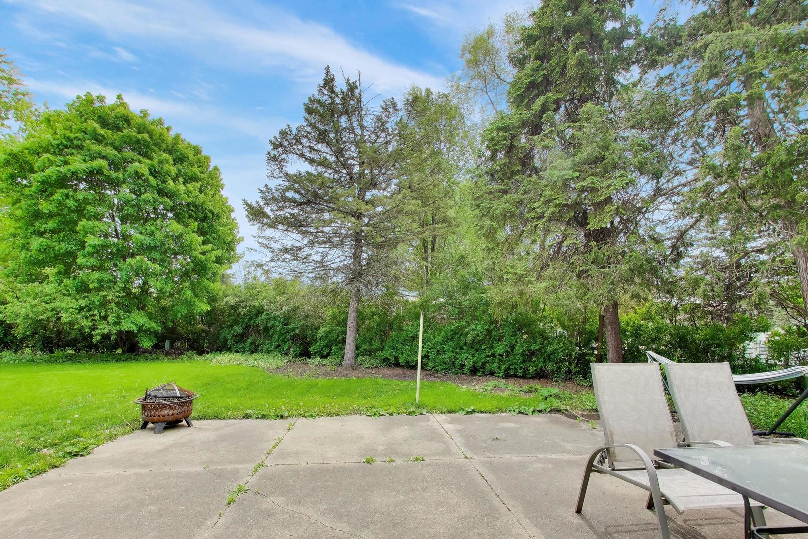 533 Carr Court Schaumburg IL 60193